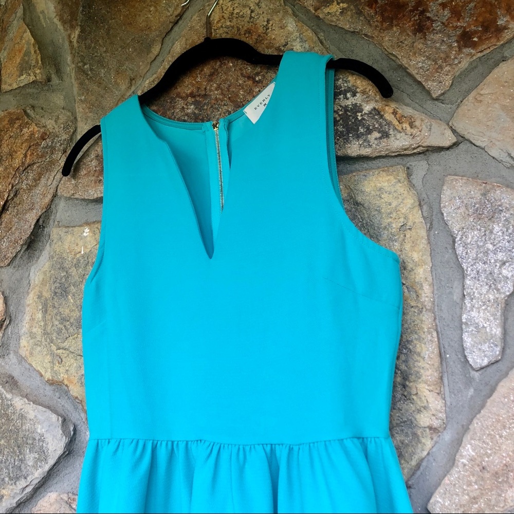 Everly Split Neck Dress - Picture 6 of 10